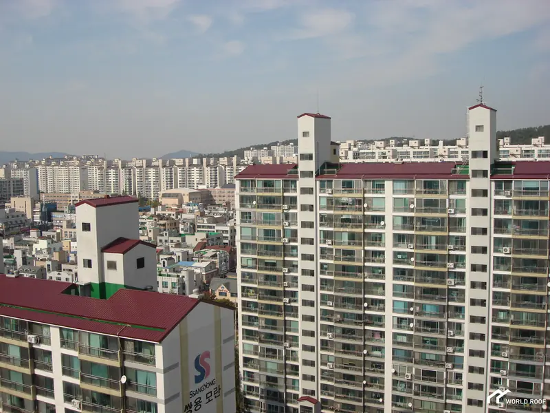 천안 쌍용동 모란아파트 지붕 칼라강판 공사 시공 후 · 완료