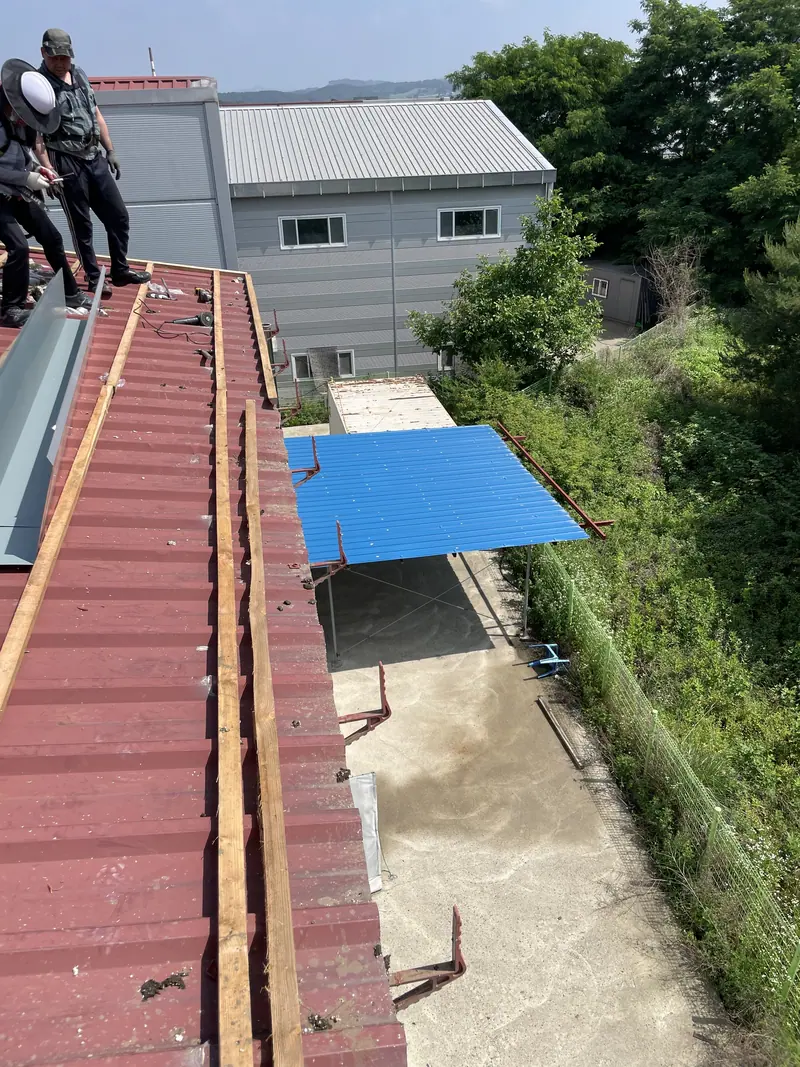 천안 입장 공장 지붕 한쪽 칼라강판·물받이 교체 시공 과정